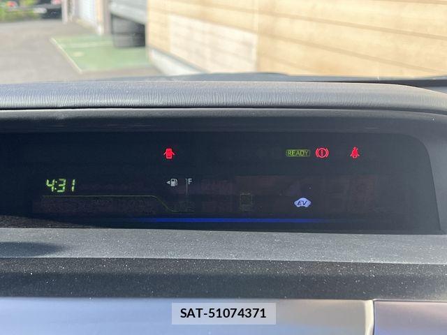 Toyota PRIUS ALPHA 2012-10 7619368-7