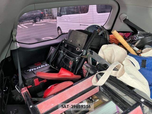 Toyota PRIUS ALPHA 2018-03 7727522-12