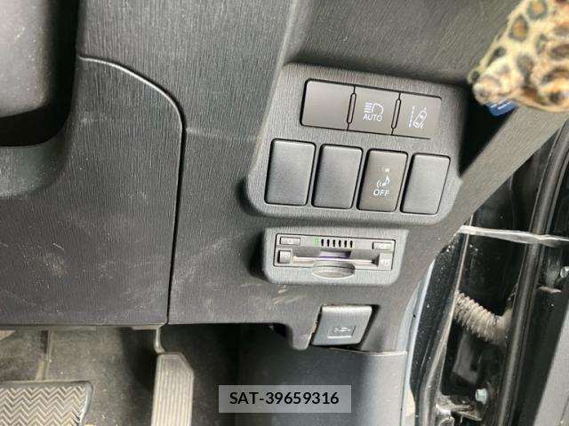 Toyota PRIUS ALPHA 2018-03 7727522-16