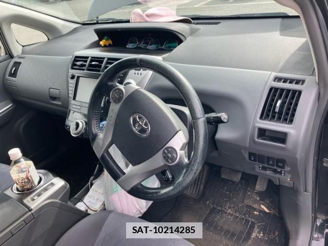 Toyota PRIUS ALPHA 2011-08 7727563-13