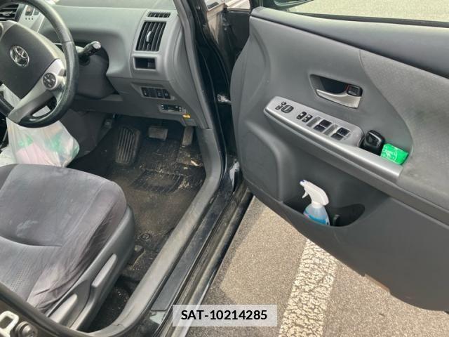 Toyota PRIUS ALPHA 2011-08 7727563-14
