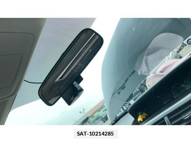Toyota PRIUS ALPHA 2011-08 7727563-25