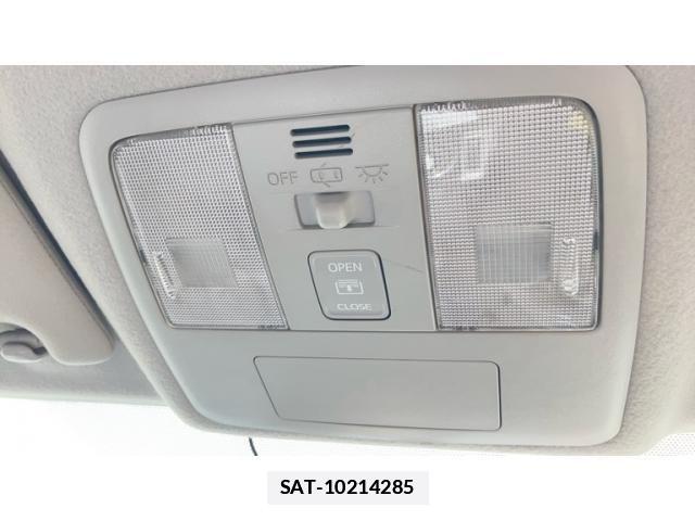 Toyota PRIUS ALPHA 2011-08 7727563-26