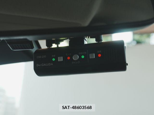 Toyota PRIUS ALPHA 2014-11 7788489-23
