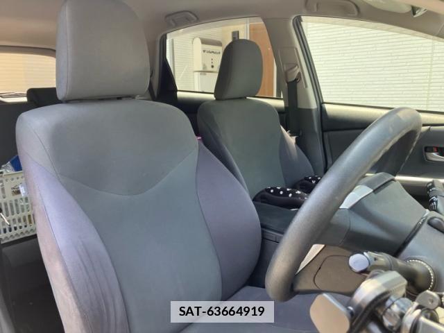 Toyota PRIUS ALPHA 2011-09 7788440-18