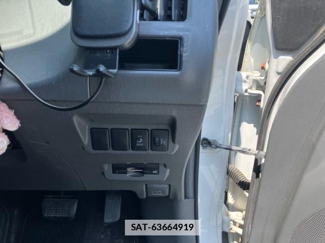Toyota PRIUS ALPHA 2011-09 7788440-20
