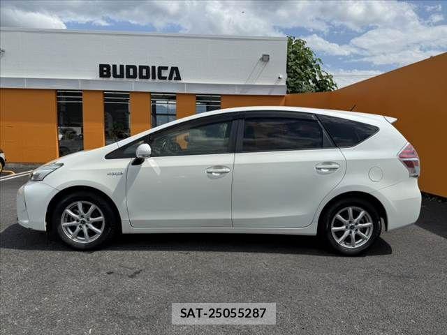 Toyota PRIUS ALPHA 2016-01 7788468-10