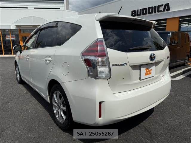 Toyota PRIUS ALPHA 2016-01 7788468-12