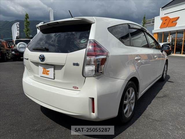 Toyota PRIUS ALPHA 2016-01 7788468-14