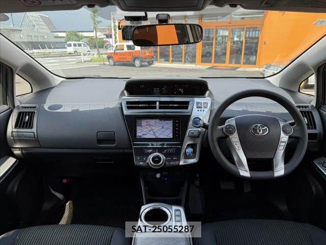 Toyota PRIUS ALPHA 2016-01 7788468-1