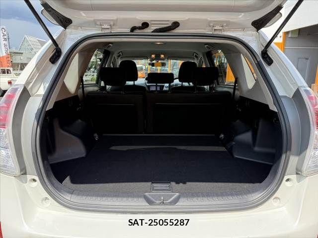 Toyota PRIUS ALPHA 2016-01 7788468-19