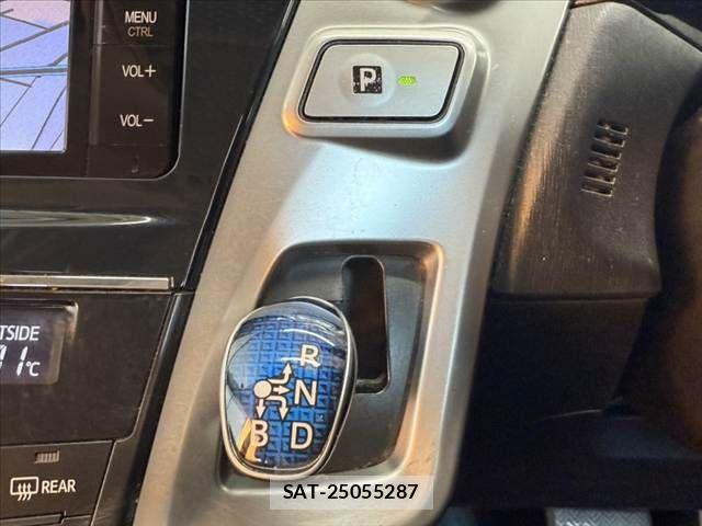 Toyota PRIUS ALPHA 2016-01 7788468-22