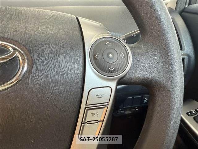 Toyota PRIUS ALPHA 2016-01 7788468-26