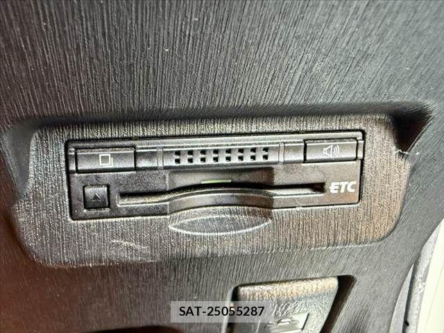 Toyota PRIUS ALPHA 2016-01 7788468-6
