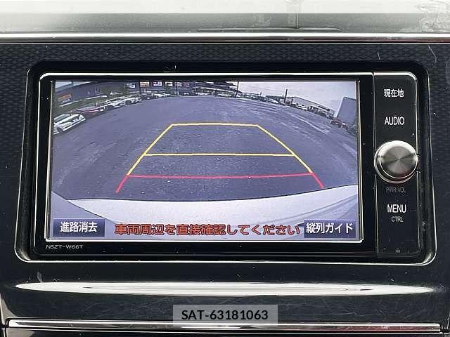 Toyota PRIUS ALPHA 2017-06 7788478-5