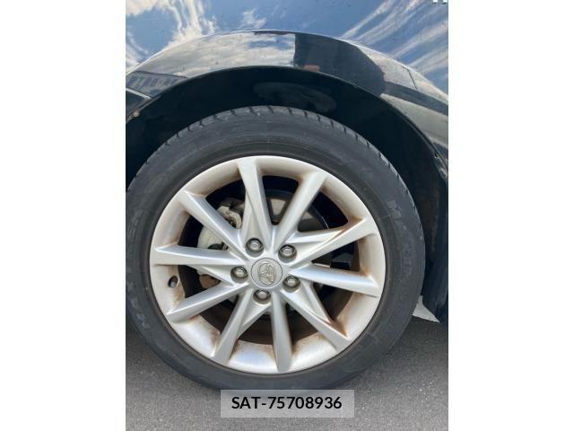 Toyota PRIUS ALPHA 2013-04 7788447-11