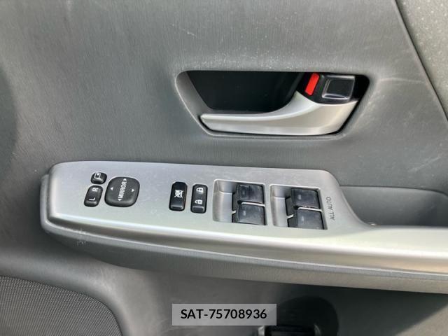 Toyota PRIUS ALPHA 2013-04 7788447-20