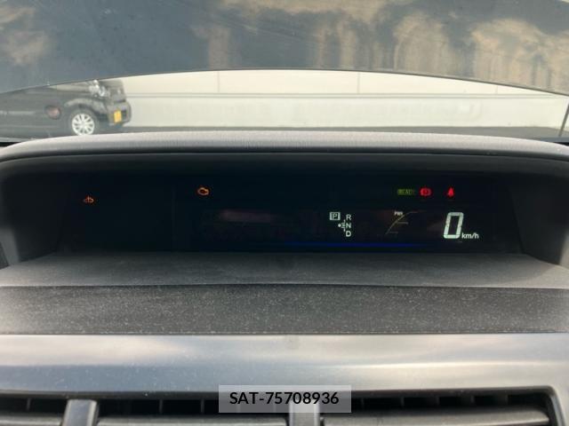 Toyota PRIUS ALPHA 2013-04 7788447-23