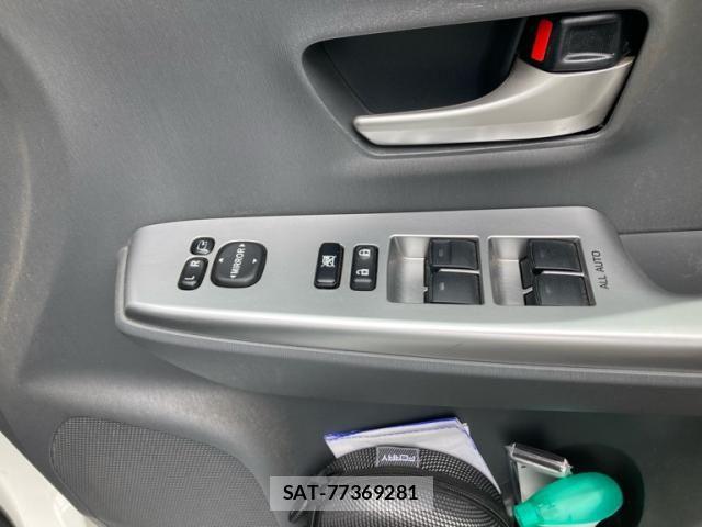 Toyota PRIUS ALPHA 2011-11 7878993-12