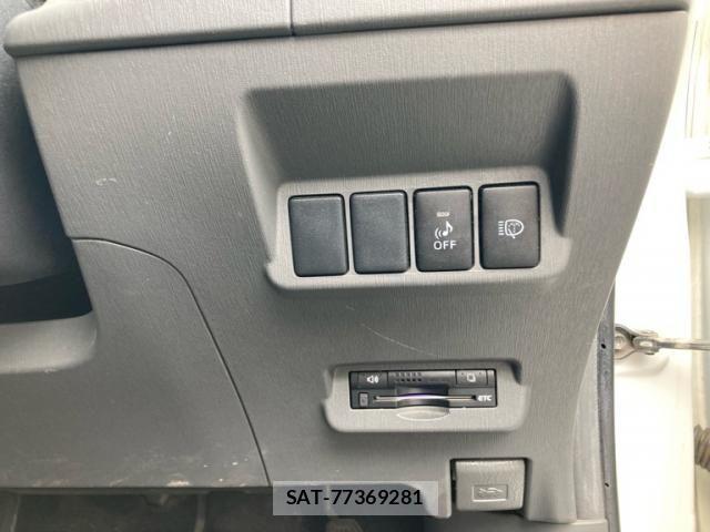 Toyota PRIUS ALPHA 2011-11 7878993-13