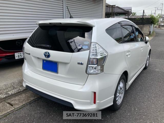 Toyota PRIUS ALPHA 2011-11 7878993-3