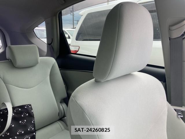 Toyota PRIUS ALPHA 2012-06 7878975-22