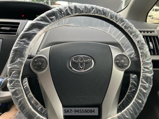 Toyota PRIUS ALPHA 2013-07 7878976-14