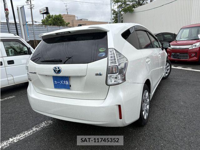 Toyota PRIUS ALPHA 2013-03 7878973-3