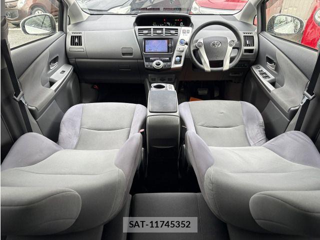 Toyota PRIUS ALPHA 2013-03 7878973-5