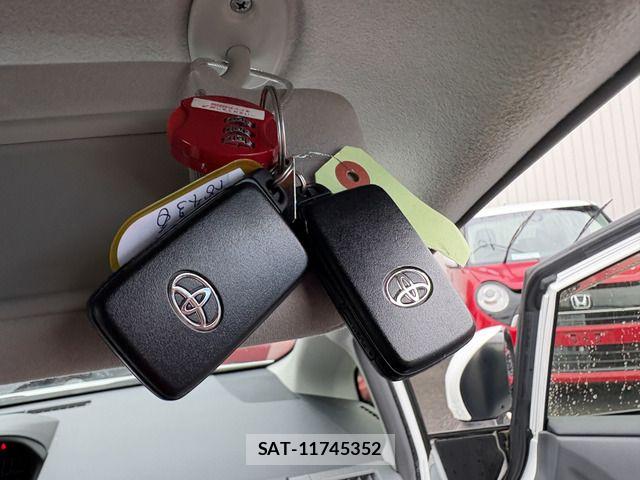 Toyota PRIUS ALPHA 2013-03 7878973-6