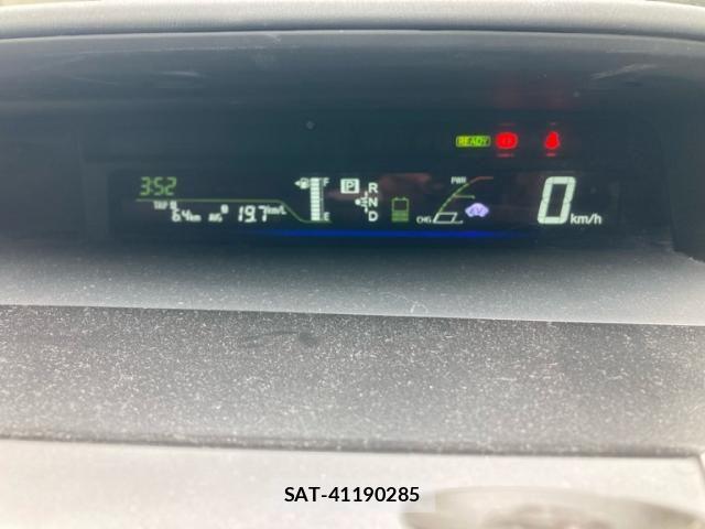 Toyota PRIUS ALPHA 2013-07 7878974-13