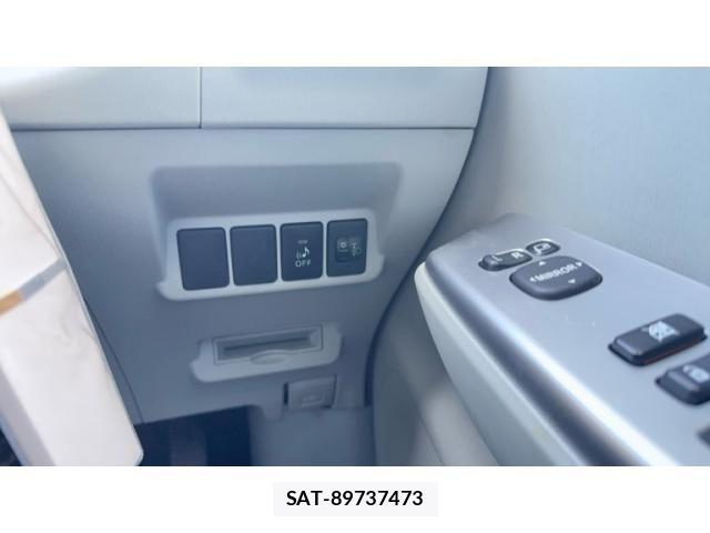 Toyota PRIUS ALPHA 2013-04 7878971-13