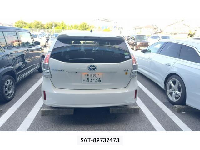Toyota PRIUS ALPHA 2013-04 7878971-1