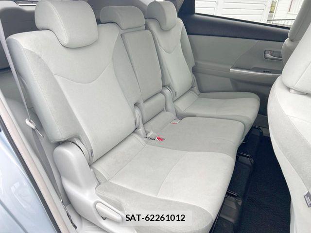 Toyota PRIUS ALPHA 2011-12 7878977-10