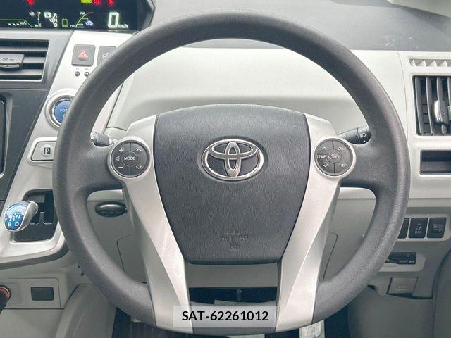 Toyota PRIUS ALPHA 2011-12 7878977-12