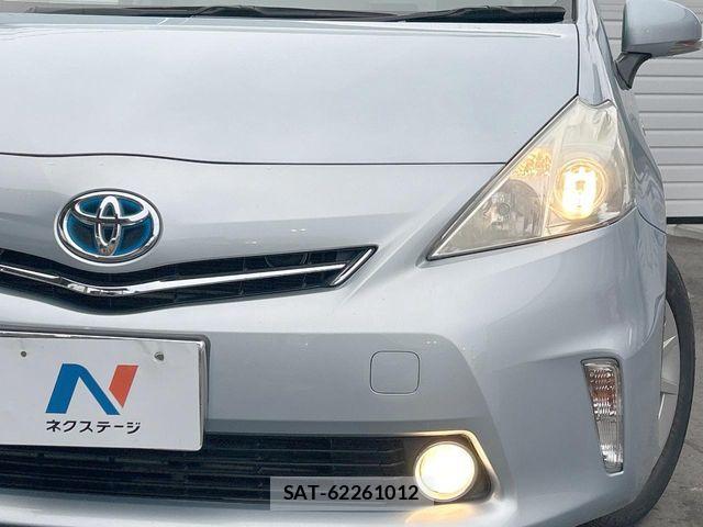Toyota PRIUS ALPHA 2011-12 7878977-13