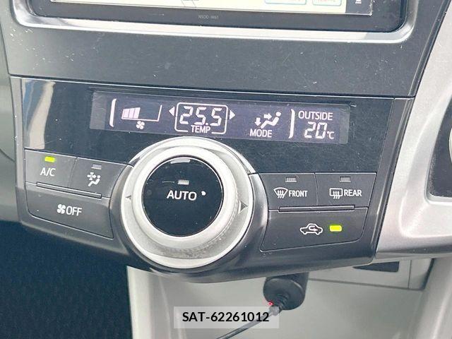 Toyota PRIUS ALPHA 2011-12 7878977-6