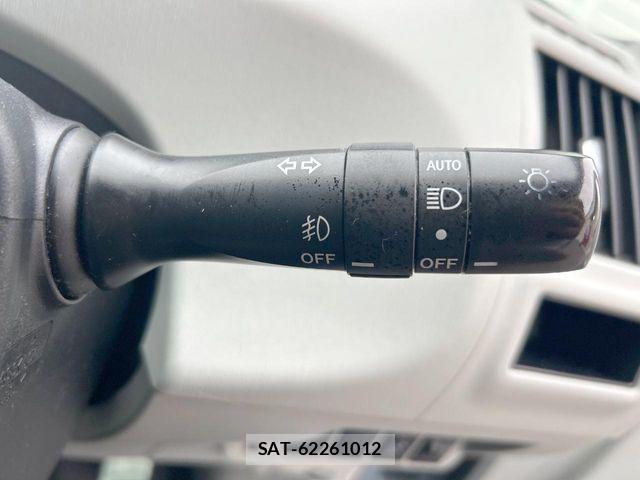 Toyota PRIUS ALPHA 2011-12 7878977-7
