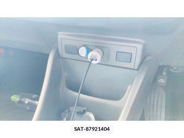 Toyota PRIUS ALPHA 2013-08 7878988-11