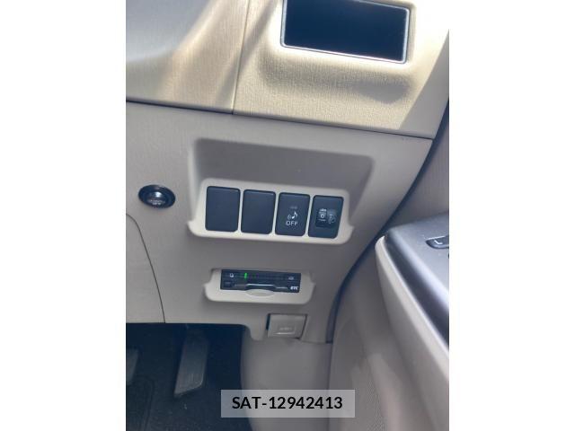 Toyota PRIUS ALPHA 2015-06 7878969-18