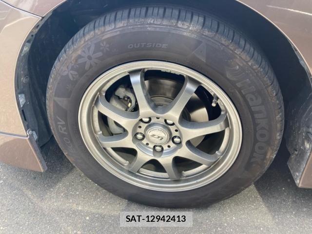 Toyota PRIUS ALPHA 2015-06 7878969-7