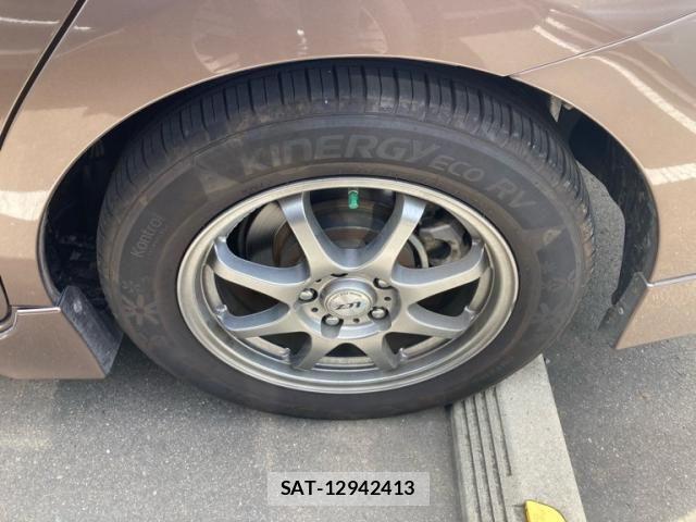Toyota PRIUS ALPHA 2015-06 7878969-8