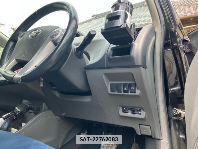 Toyota PRIUS ALPHA 2011-10 7878984-13