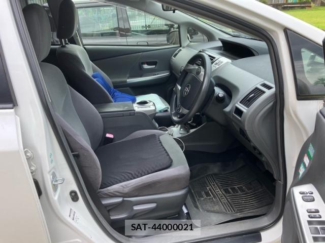 Toyota PRIUS ALPHA 2012-03 7878992-10