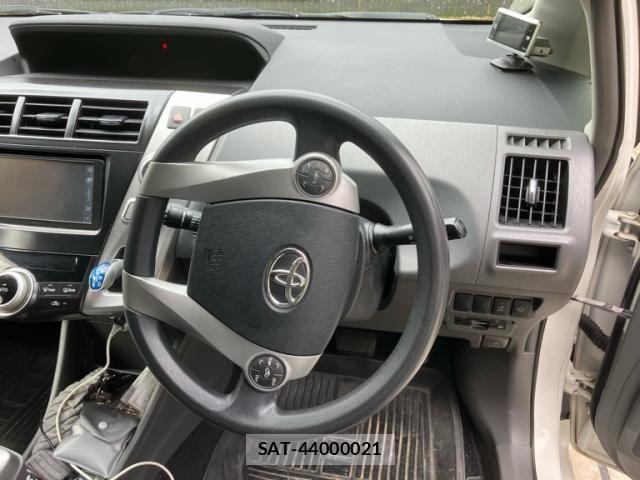 Toyota PRIUS ALPHA 2012-03 7878992-12