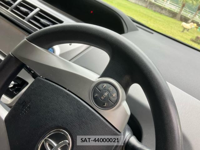 Toyota PRIUS ALPHA 2012-03 7878992-14