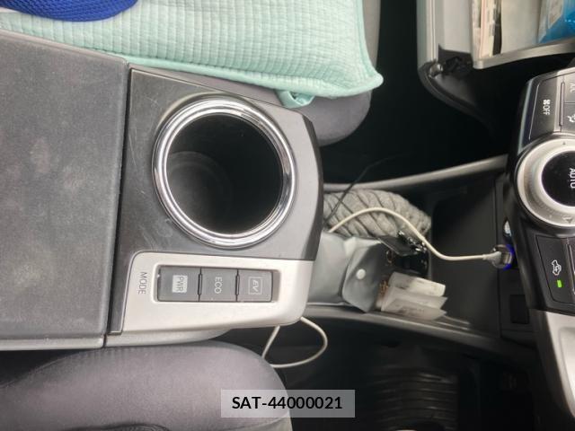 Toyota PRIUS ALPHA 2012-03 7878992-20
