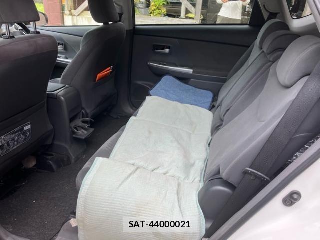 Toyota PRIUS ALPHA 2012-03 7878992-8