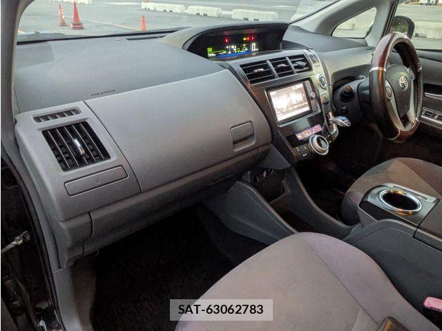 Toyota PRIUS ALPHA 2012-03 7878978-10