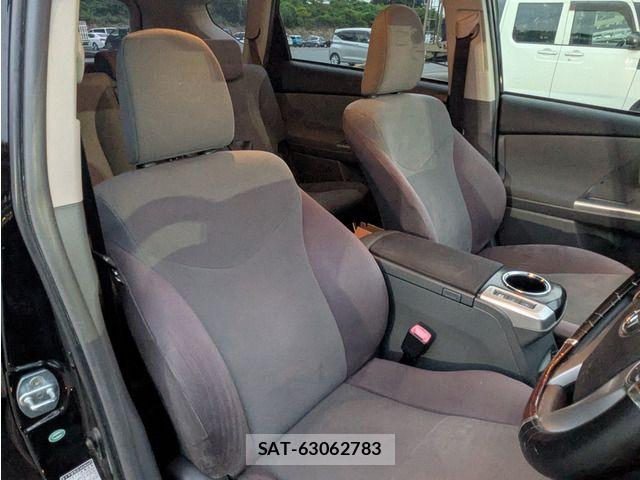 Toyota PRIUS ALPHA 2012-03 7878978-11